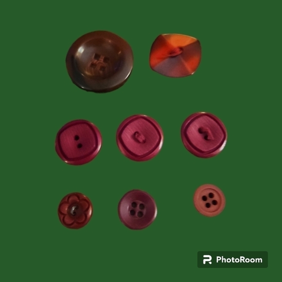 3/$30 Vintage Red Mother of Pearl and Acrylic Buttons - Picture 1 of 6